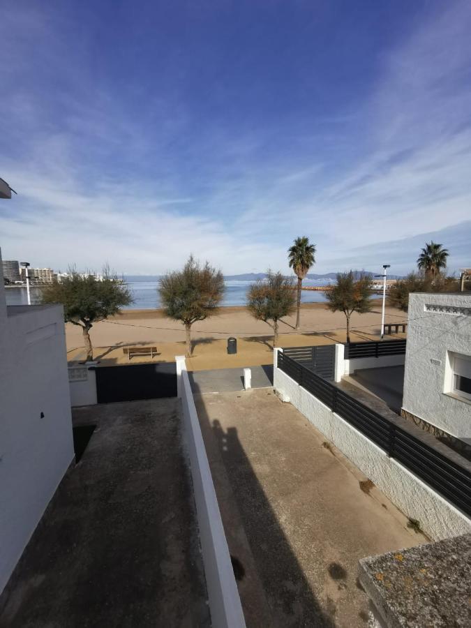 Apartamento En La Playa. Free Parking. Free Wifi L'Escala Exterior foto