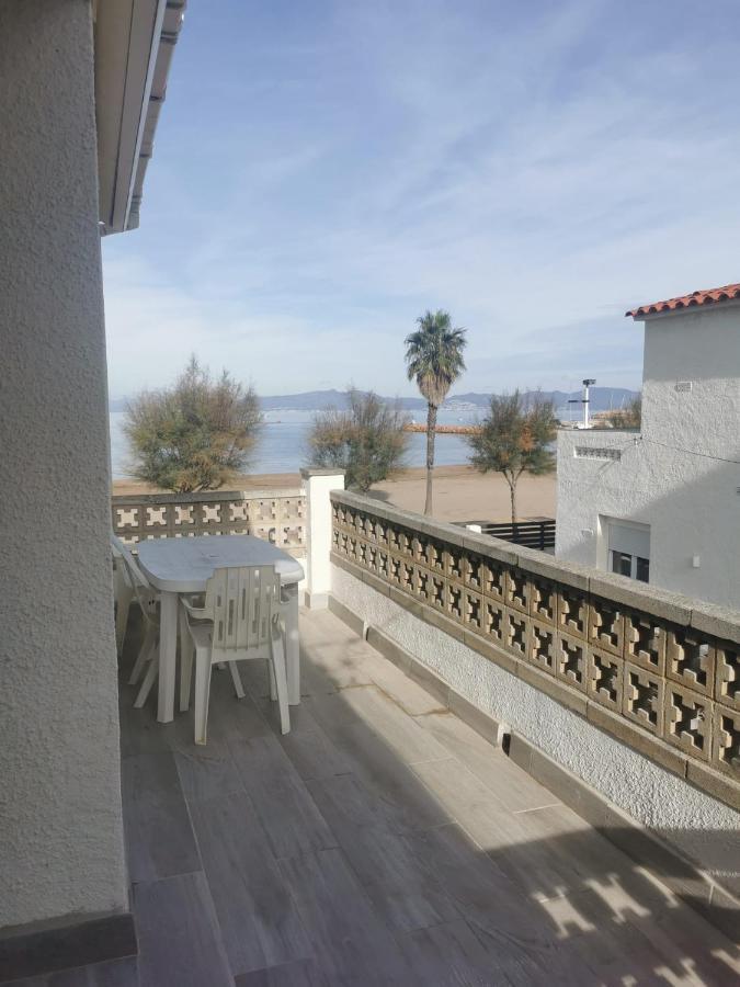 Apartamento En La Playa. Free Parking. Free Wifi L'Escala Exterior foto